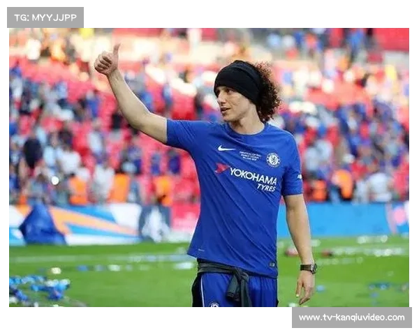 切尔西旧将大卫·路易斯重返斯坦福桥,球迷掌声致敬 切尔西旧将大卫·路易斯重返斯坦福桥,球迷掌声致敬